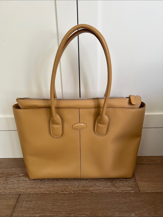 Tod's Handbags - Tod's D-Bag Tan Leather Tote